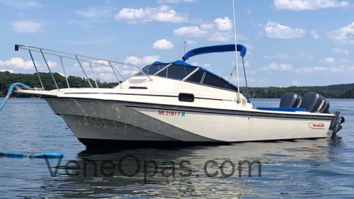 Boston Whaler Revenge 25 Tekniset tiedot ja arvostelut 